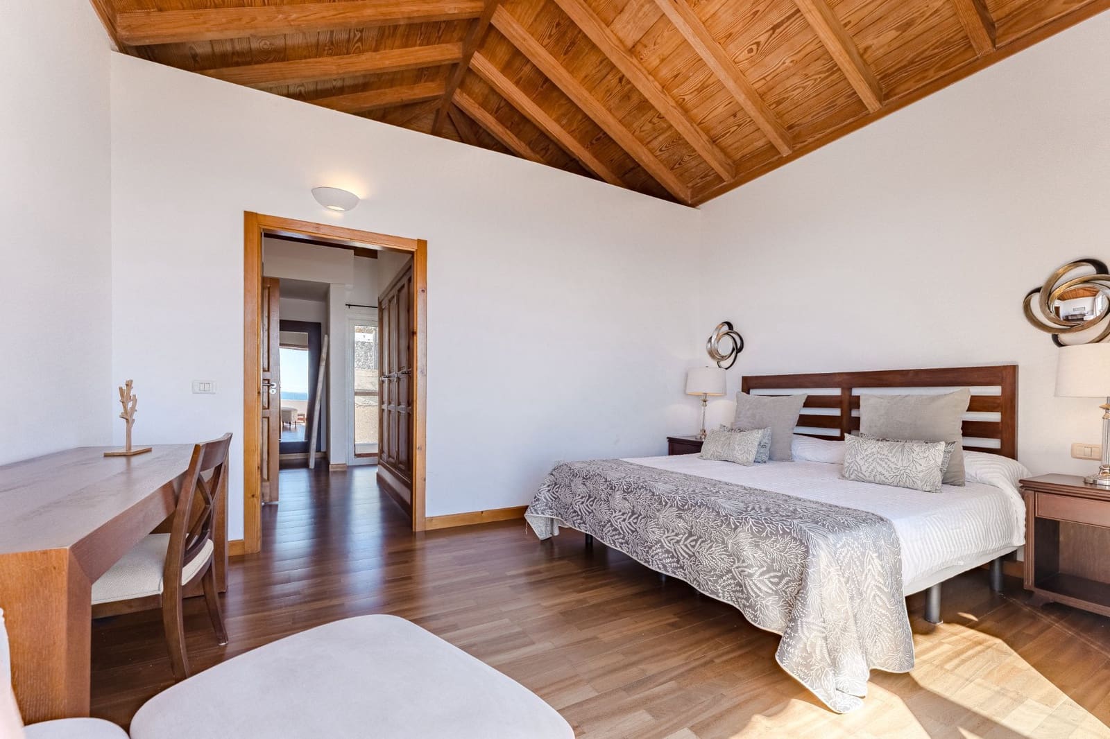 3 bedroom Villa for sale in Alajero with pool garage - € 850,000 (Ref: 9488170)