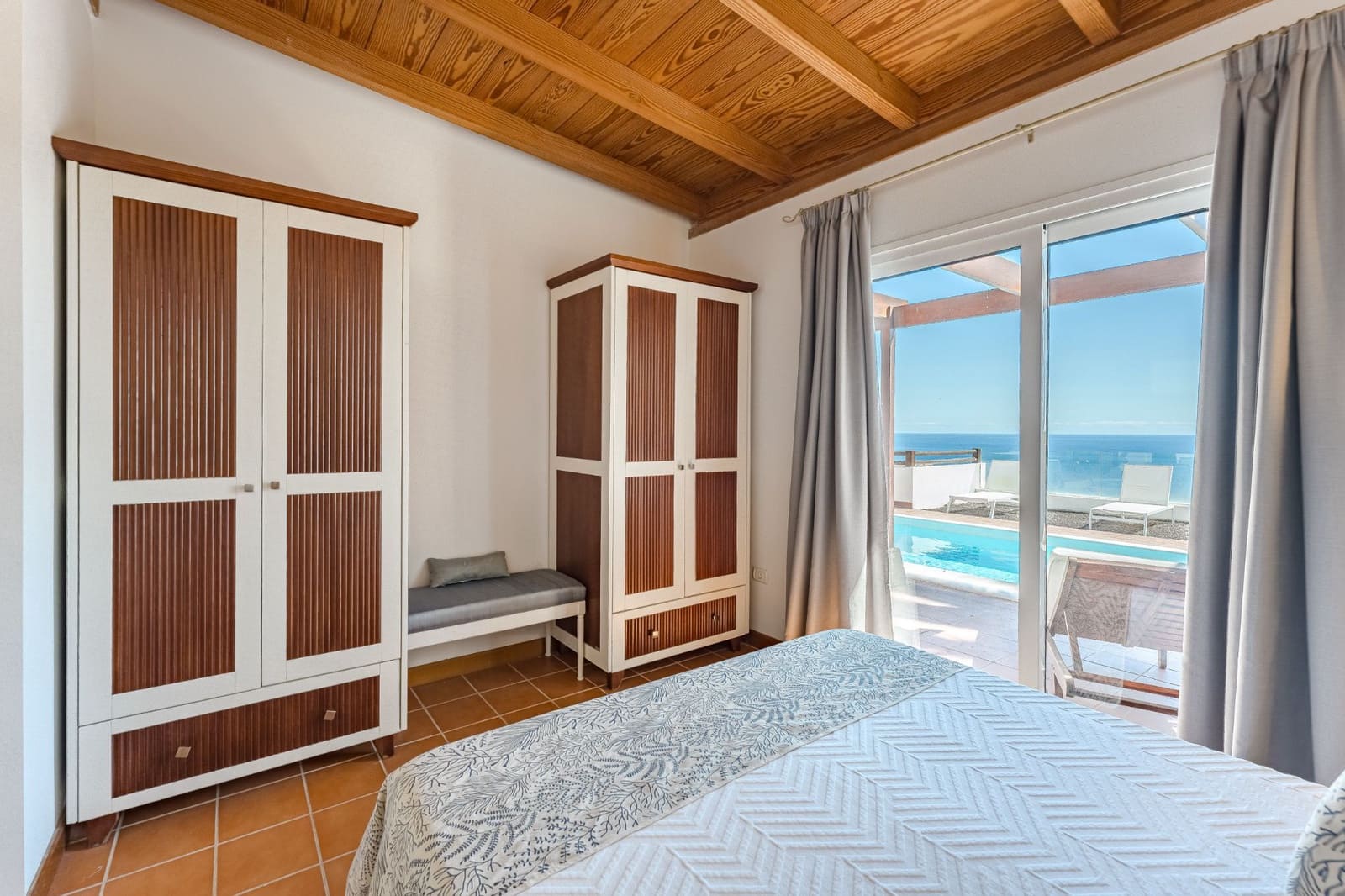 3 bedroom Villa for sale in Alajero with pool garage - € 850,000 (Ref: 9488170)