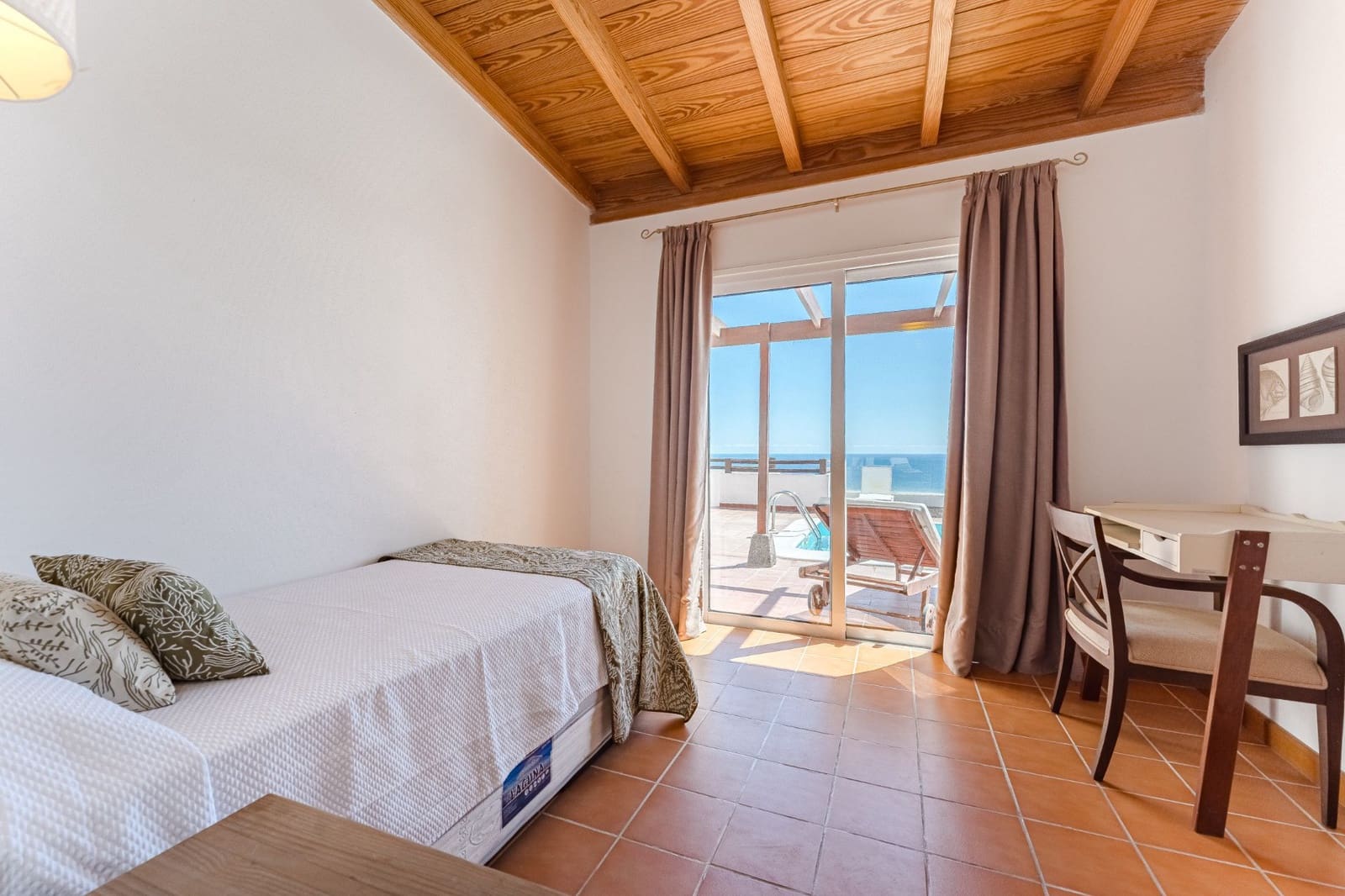 3 bedroom Villa for sale in Alajero with pool garage - € 850,000 (Ref: 9488170)