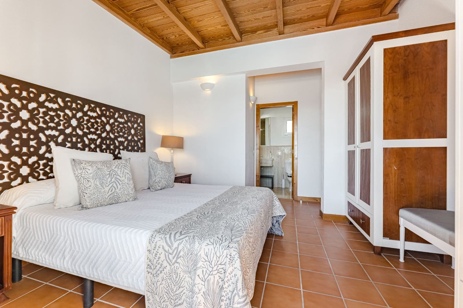 3 bedroom Villa for sale in Alajero with pool garage - € 850,000 (Ref: 9488170)