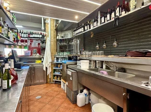 Commercial for sale in Playa del Ingles - € 165,000 (Ref: 9496799)