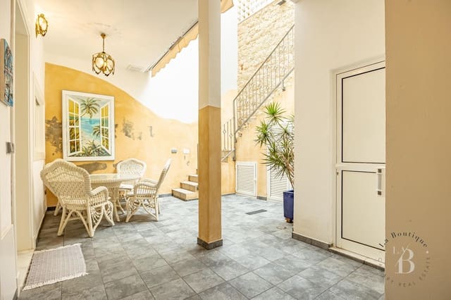 4 soveværelse Villa til salg i Triana, Las Palmas de Gran Canaria - € 1.400.000 (Ref: 9560898)