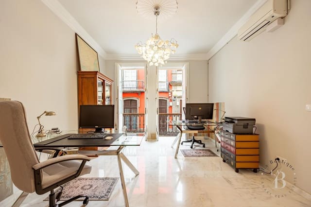 4 soveværelse Villa til salg i Triana, Las Palmas de Gran Canaria - € 1.400.000 (Ref: 9560898)