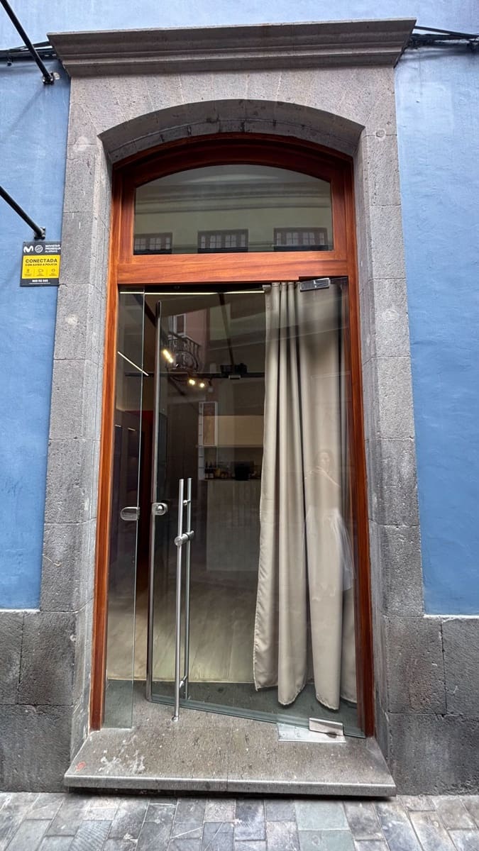 Commercial for rent in Las Palmas de Gran Canaria - € 650 (Ref: 9618905)