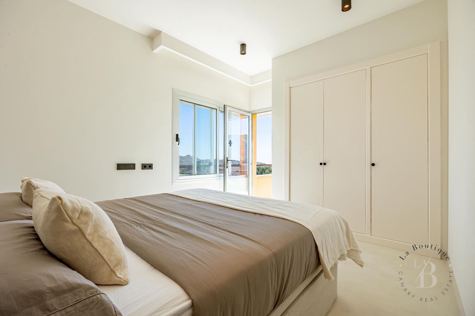 2 soverom Villa til salgs i Salobre Golf med svømmebasseng garasje - € 985 000 (Ref: 9627169)