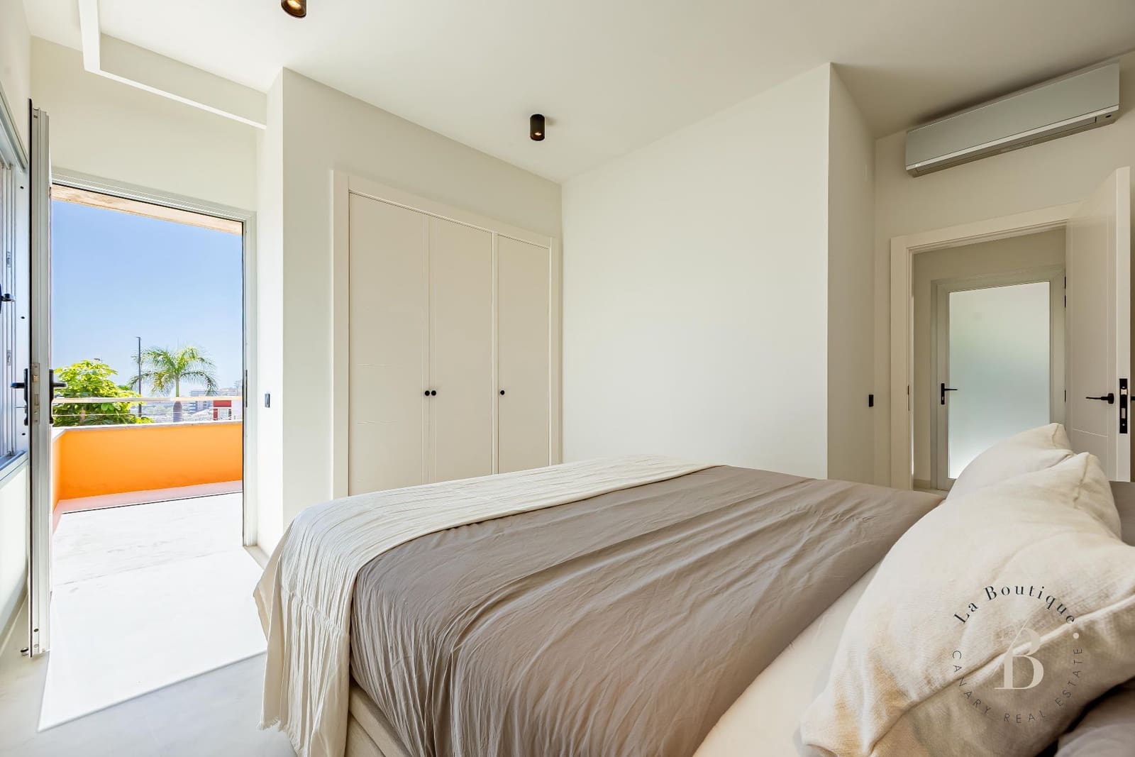 2 soverom Villa til salgs i Salobre Golf med svømmebasseng garasje - € 985 000 (Ref: 9627169)