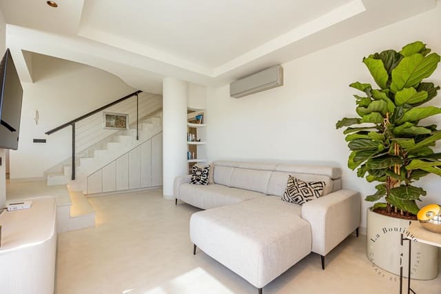 2 makuuhuone Huvila myytävänä paikassa Salobre Golf, San Bartolomé de Tirajana mukana uima-altaan 
autotalli - 985 000 € (Ref: 9627169)