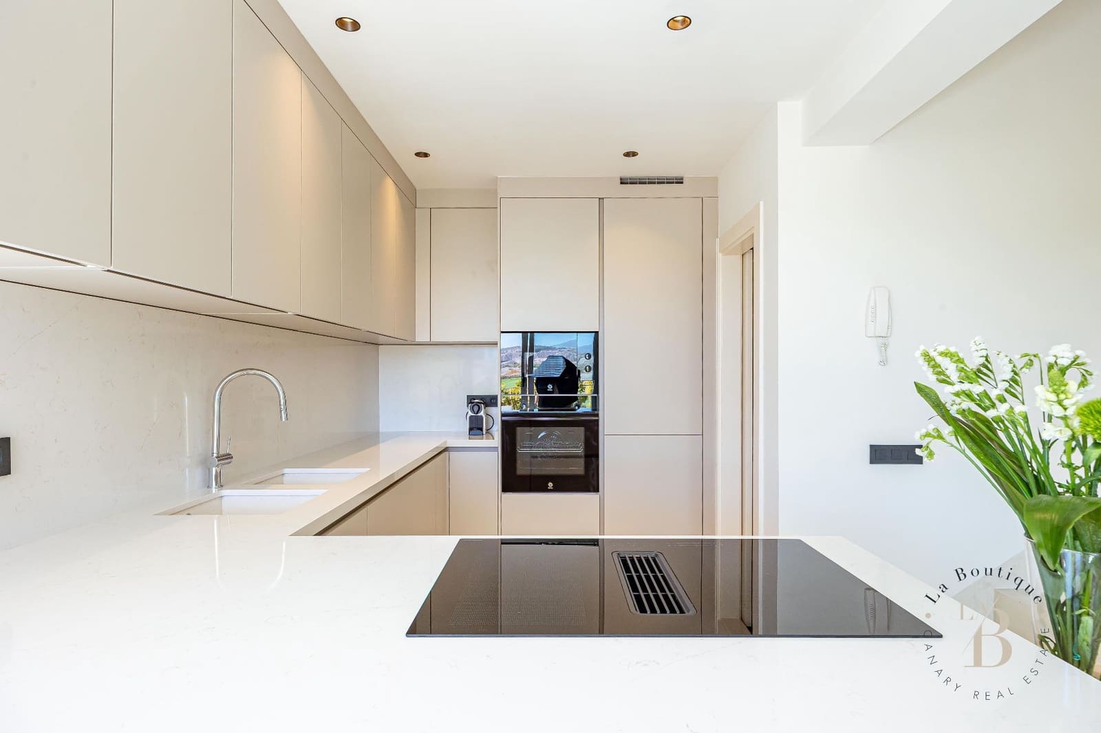 2 soverom Villa til salgs i Salobre Golf med svømmebasseng garasje - € 985 000 (Ref: 9627169)