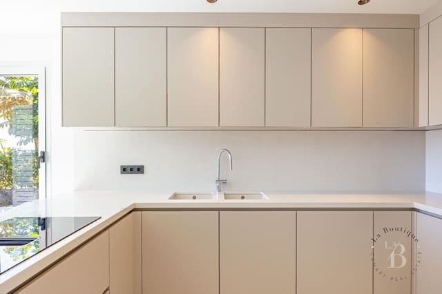 2 makuuhuone Huvila myytävänä paikassa Salobre Golf, San Bartolomé de Tirajana mukana uima-altaan 
autotalli - 985 000 € (Ref: 9627169)