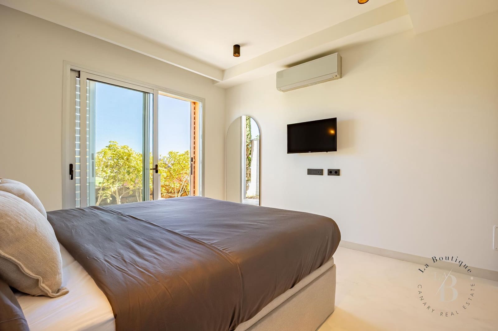 2 soverom Villa til salgs i Salobre Golf med svømmebasseng garasje - € 985 000 (Ref: 9627169)