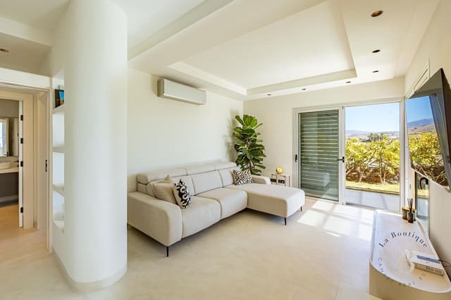 2 makuuhuone Huvila myytävänä paikassa Salobre Golf, San Bartolomé de Tirajana mukana uima-altaan 
autotalli - 985 000 € (Ref: 9627169)