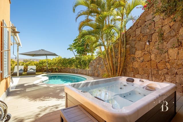 2 soverom Villa til salgs i Salobre Golf, San Bartolomé de Tirajana med svømmebasseng garasje - € 985 000 (Ref: 9627169)
