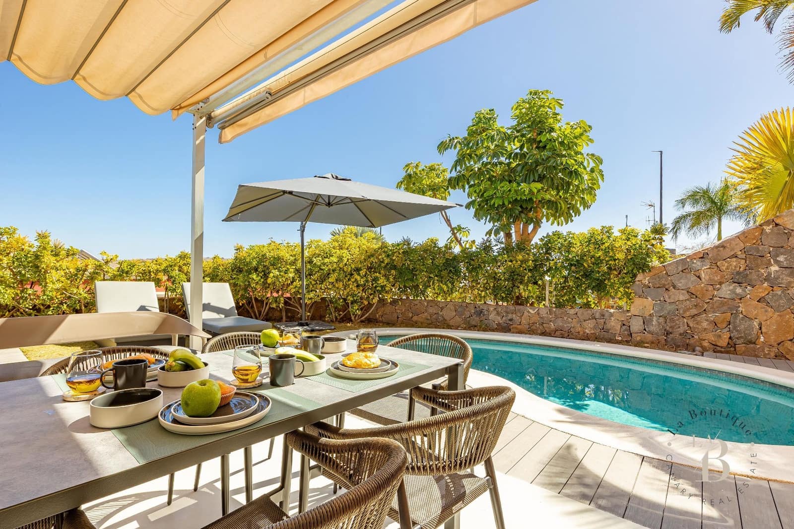 2 soverom Villa til salgs i Salobre Golf med svømmebasseng garasje - € 985 000 (Ref: 9627169)