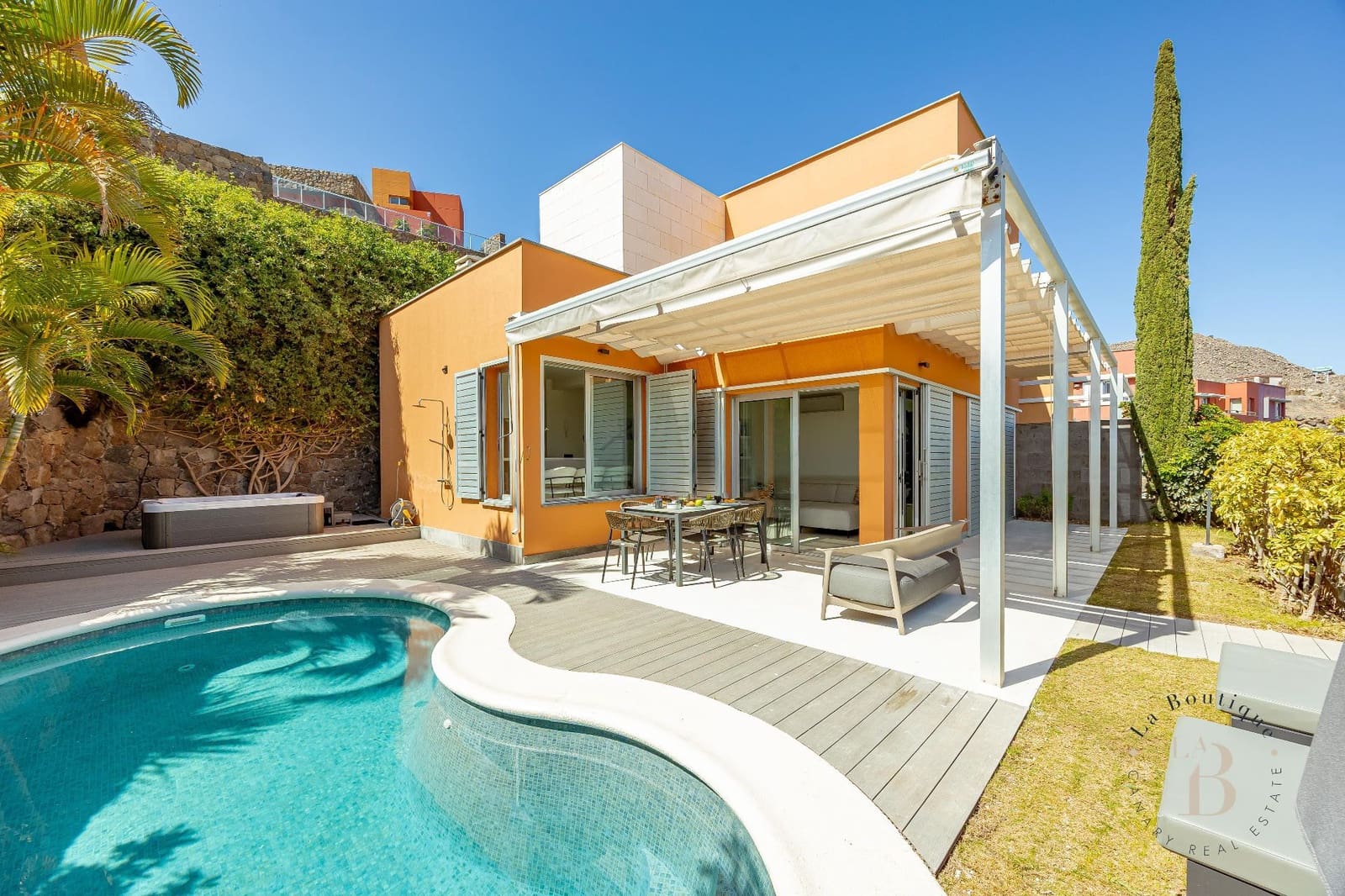 2 soverom Villa til salgs i Salobre Golf med svømmebasseng garasje - € 985 000 (Ref: 9627169)