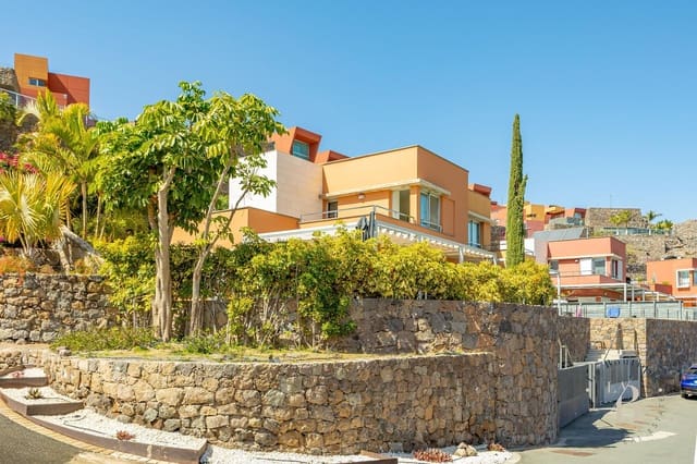 2 soverom Villa til salgs i Salobre Golf, San Bartolomé de Tirajana med svømmebasseng garasje - € 985 000 (Ref: 9627169)