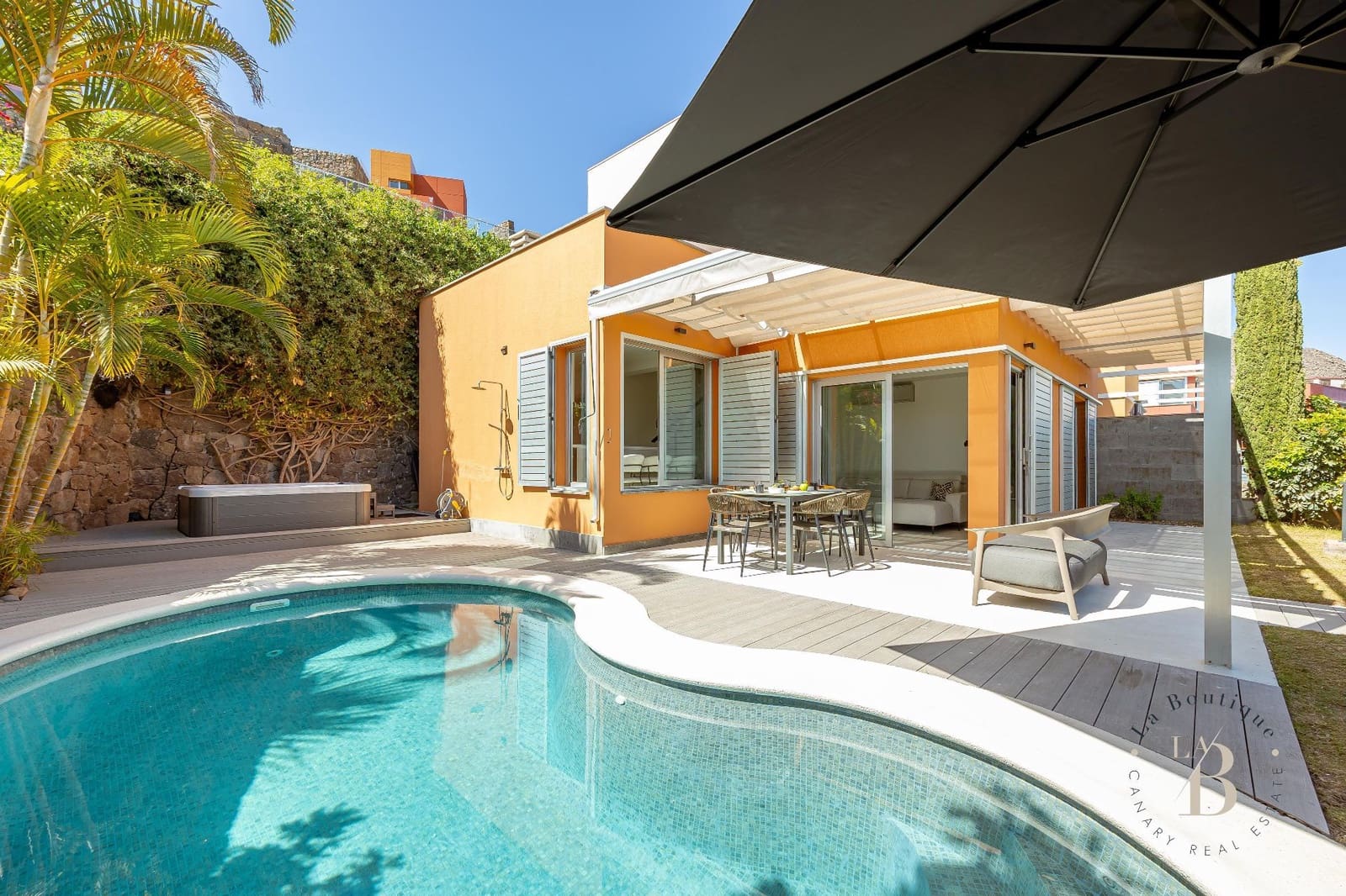 2 soverom Villa til salgs i Salobre Golf med svømmebasseng garasje - € 985 000 (Ref: 9627169)