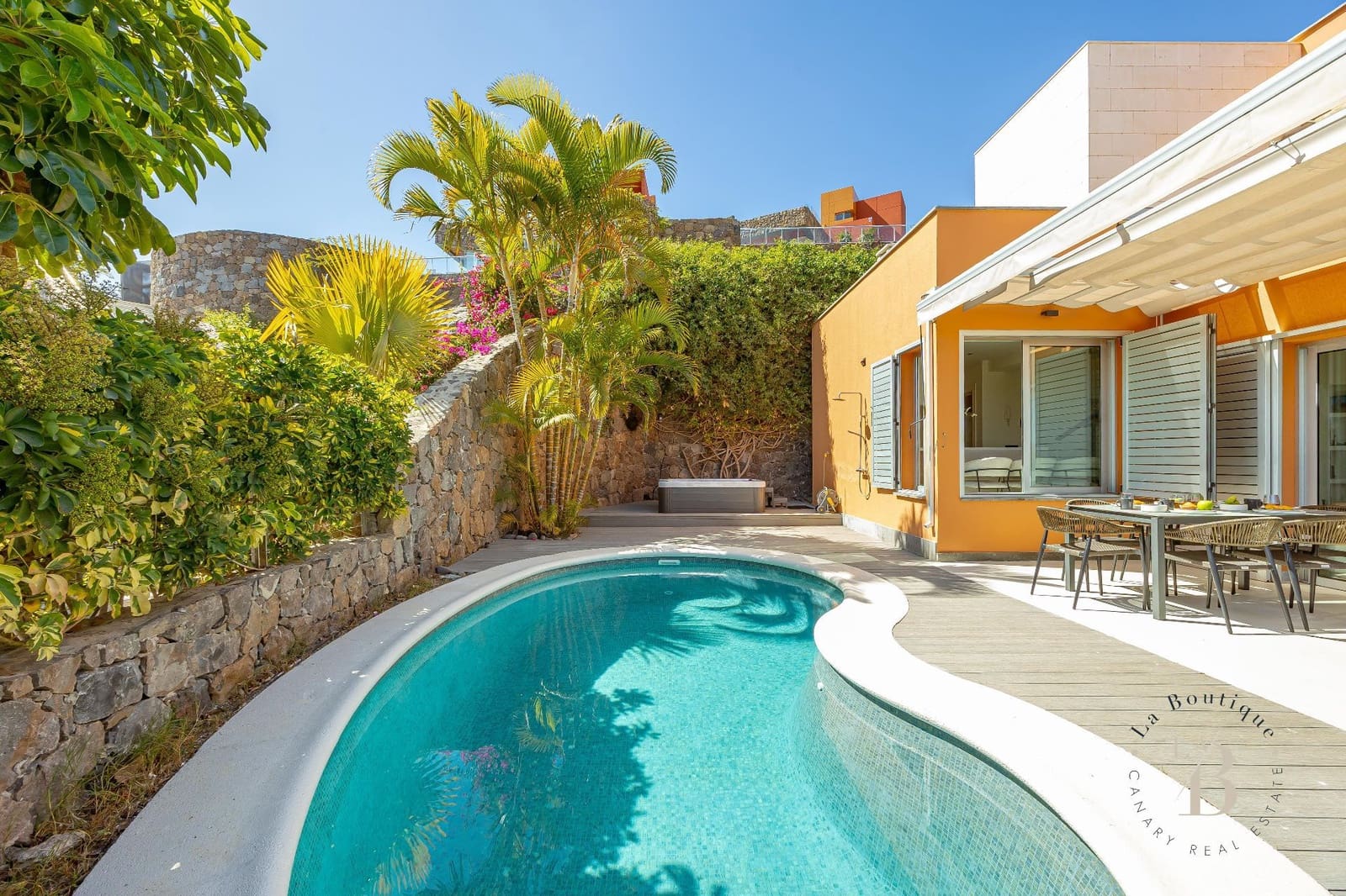 2 soverom Villa til salgs i Salobre Golf med svømmebasseng garasje - € 985 000 (Ref: 9627169)