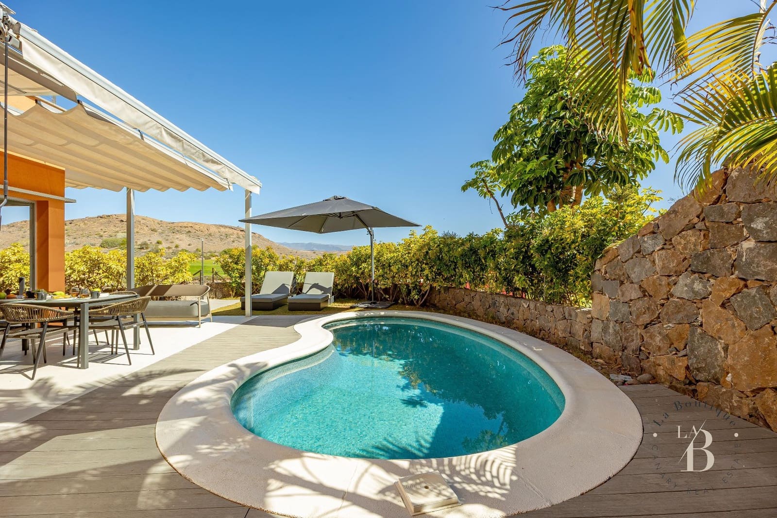 2 soverom Villa til salgs i Salobre Golf med svømmebasseng garasje - € 985 000 (Ref: 9627169)