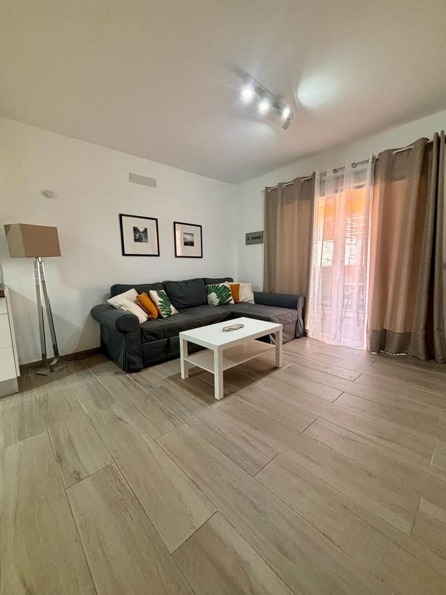 1 makuuhuone Omakotitalo vuokrattavana paikassa San Agustin mukana uima-altaan - 1 500 € (Ref: 9633751)