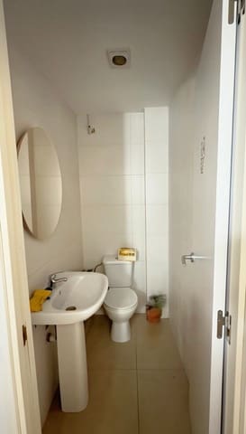 1 slaapkamer Commercieel te koop in Las Palmas de Gran Canaria - € 190.000 (Ref: 9658292)