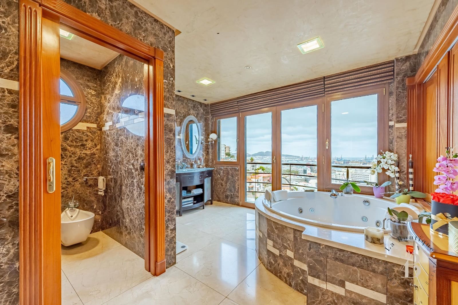 6 chambre Villa/Maison à vendre à Las Palmas de Gran Canaria avec piscine garage - 6 500 000 € (Ref: 9714473)