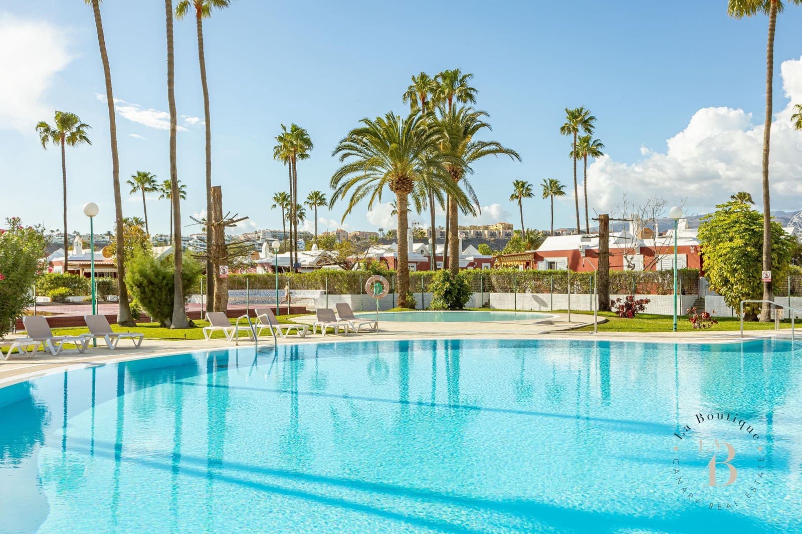 2 bedroom Bungalow for sale in Campo Internacional with pool garage - € 375,000 (Ref: 9721068)