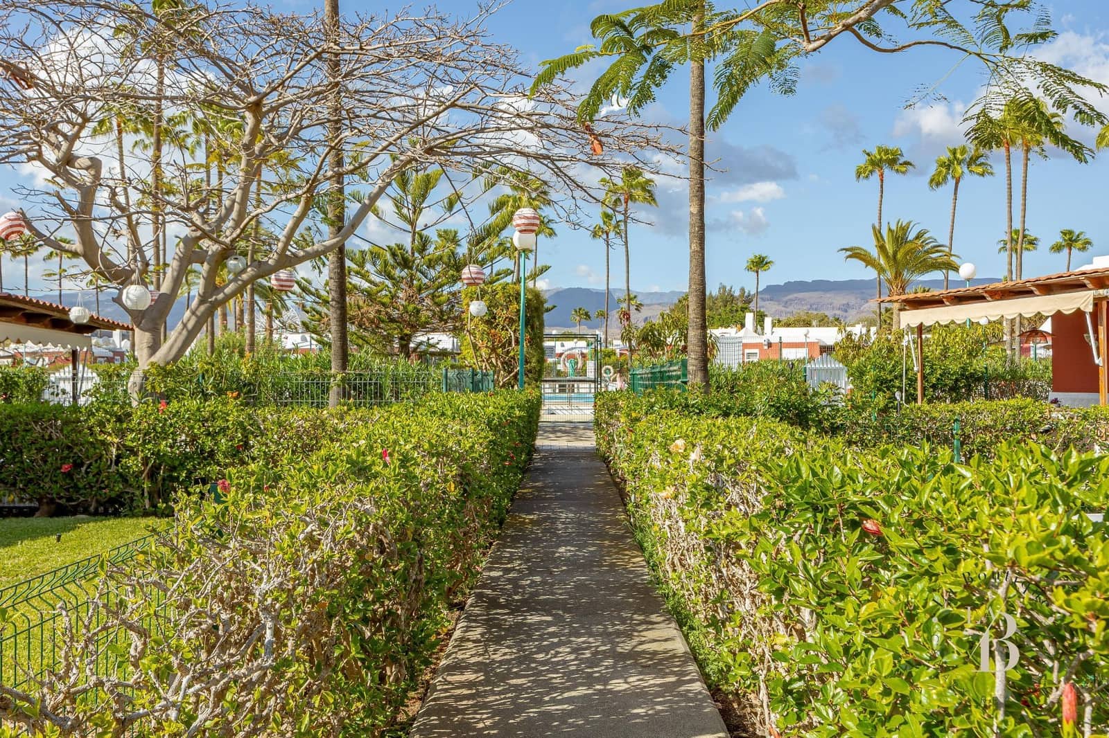 2 bedroom Bungalow for sale in Campo Internacional with pool garage - € 375,000 (Ref: 9721068)