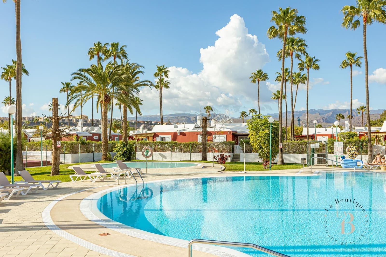 2 bedroom Bungalow for sale in Campo Internacional with pool garage - € 375,000 (Ref: 9721068)