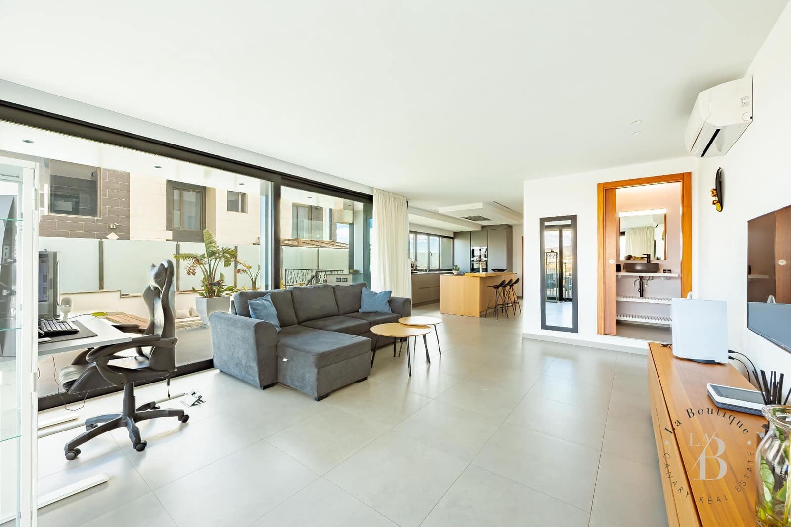 4 bedroom Villa for sale in Meloneras with pool garage - € 2,500,000 (Ref: 9726314)