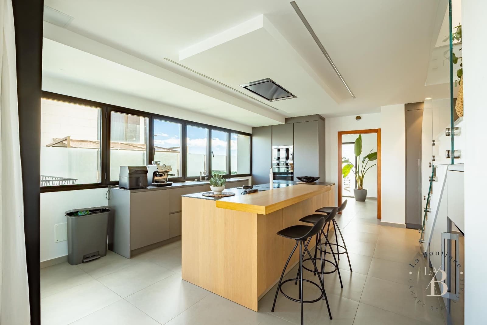 4 bedroom Villa for sale in Meloneras with pool garage - € 2,500,000 (Ref: 9726314)