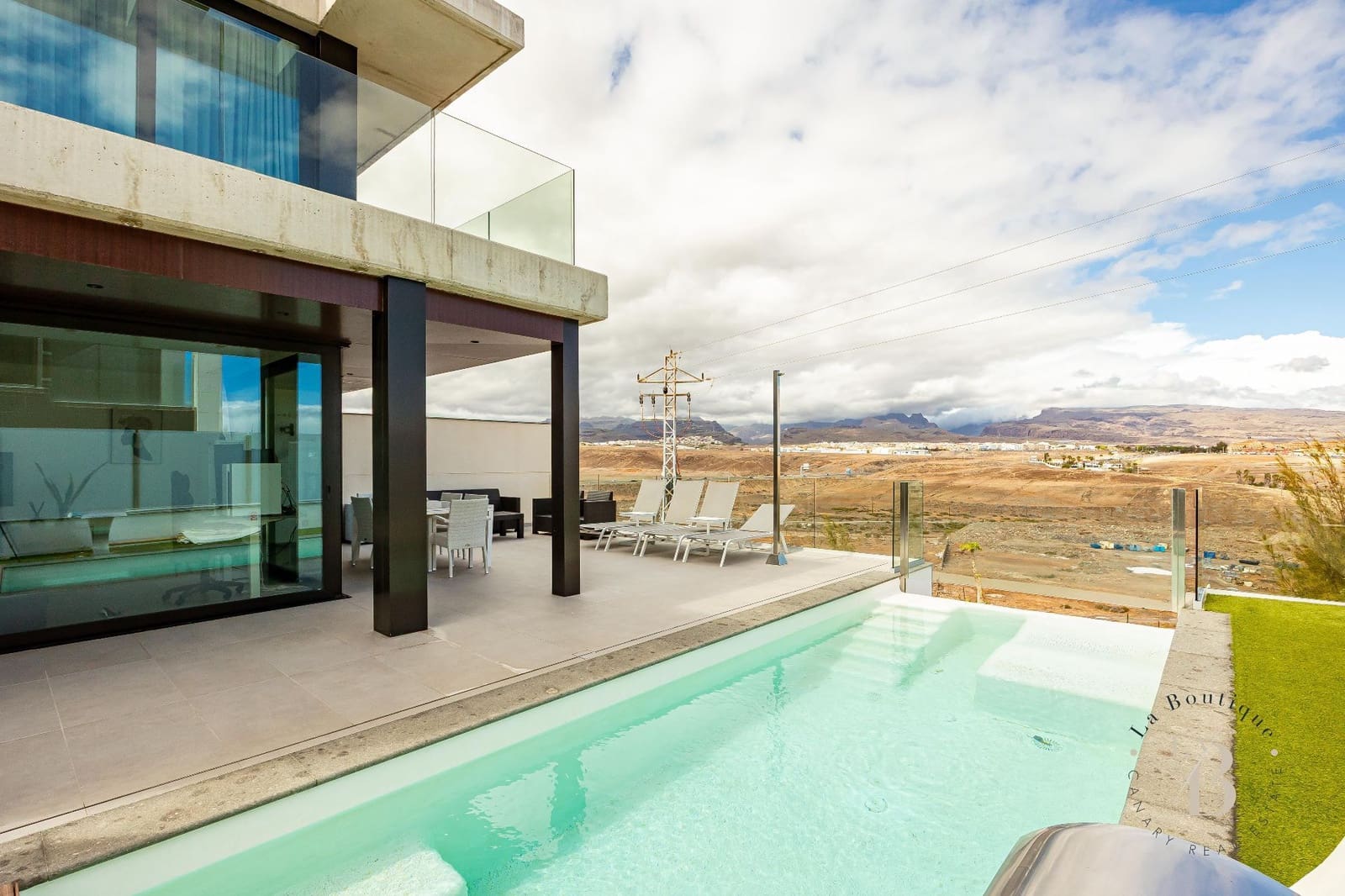 4 bedroom Villa for sale in Meloneras with pool garage - € 2,500,000 (Ref: 9726314)