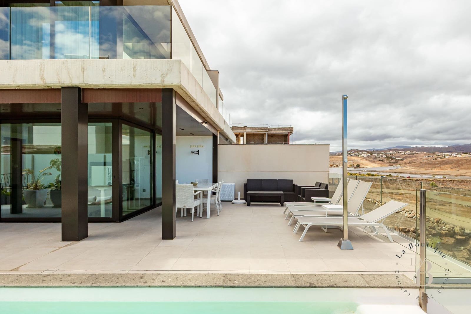 4 bedroom Villa for sale in Meloneras with pool garage - € 2,500,000 (Ref: 9726314)