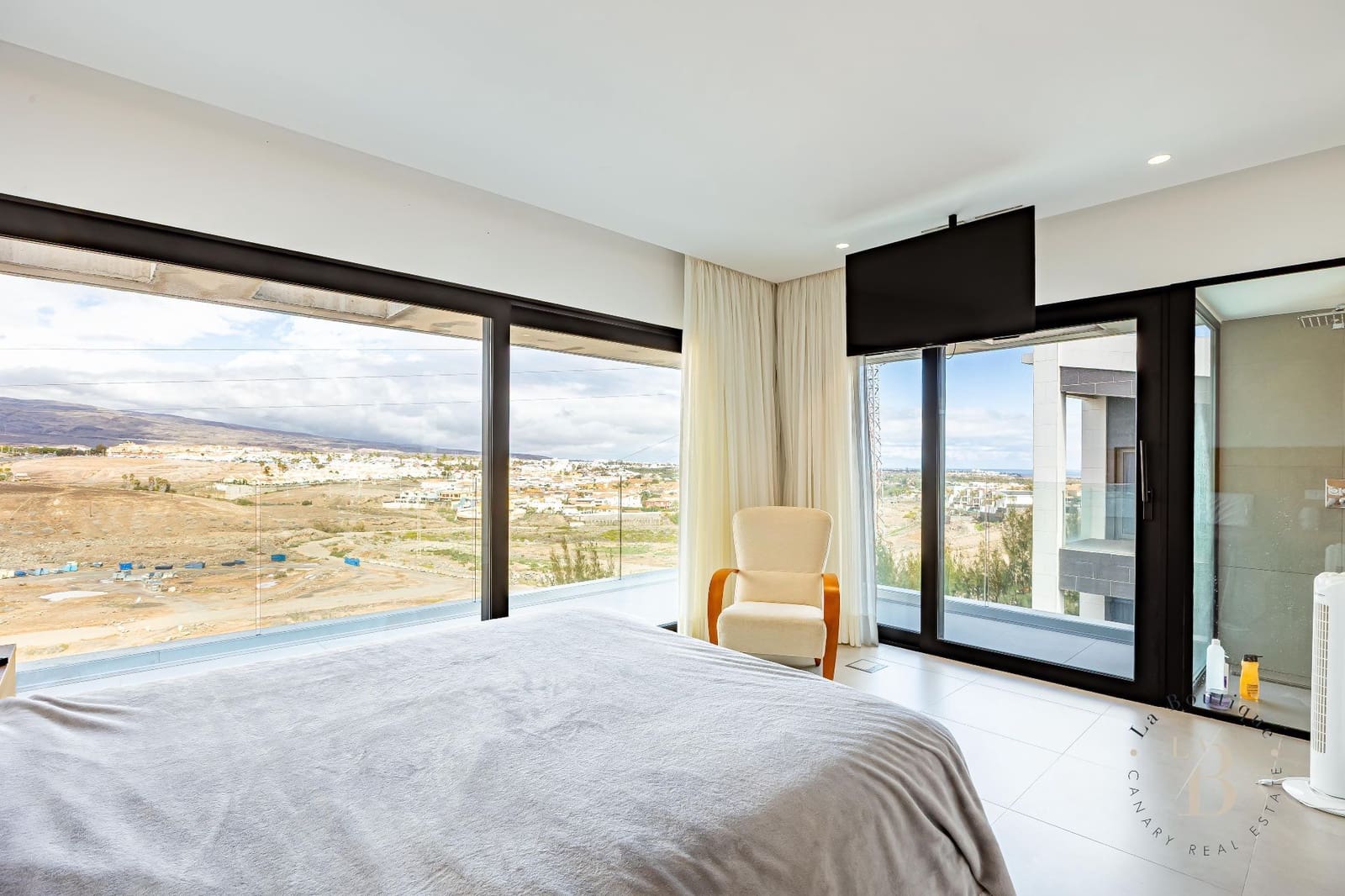 4 bedroom Villa for sale in Meloneras with pool garage - € 2,500,000 (Ref: 9726314)