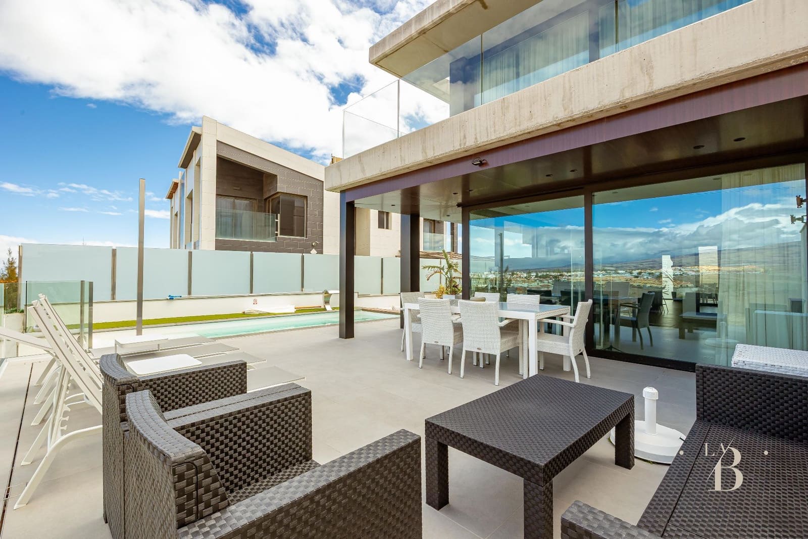 4 bedroom Villa for sale in Meloneras with pool garage - € 2,500,000 (Ref: 9726314)