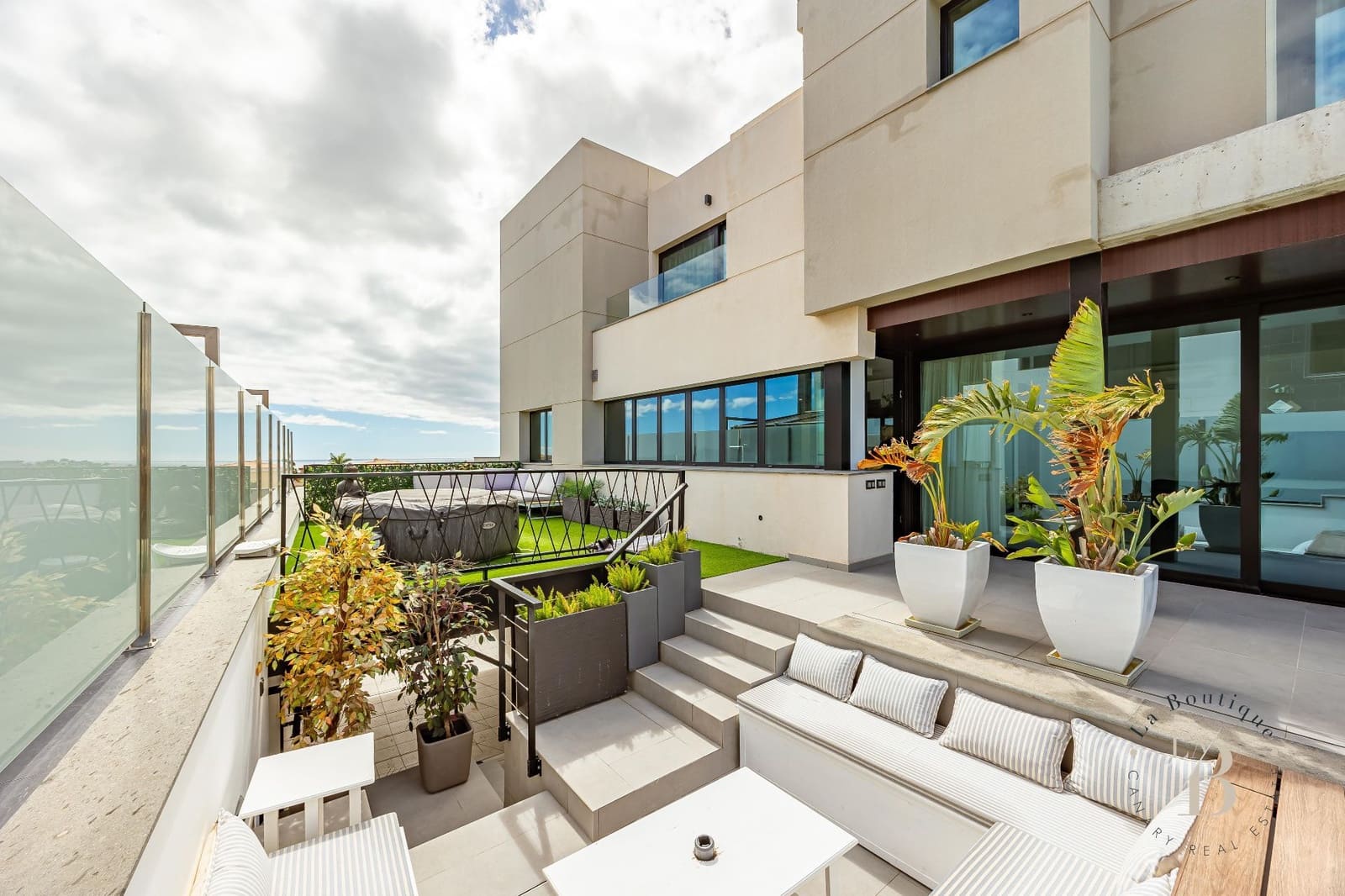 4 bedroom Villa for sale in Meloneras with pool garage - € 2,500,000 (Ref: 9726314)