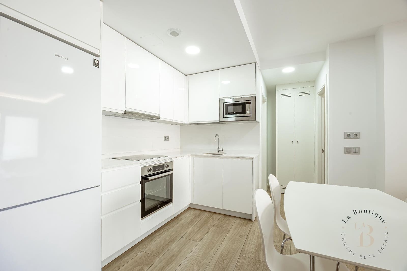 2 soverom Leilighet til salgs i Las Palmas de Gran Canaria med garasje - € 440 000 (Ref: 9777635)