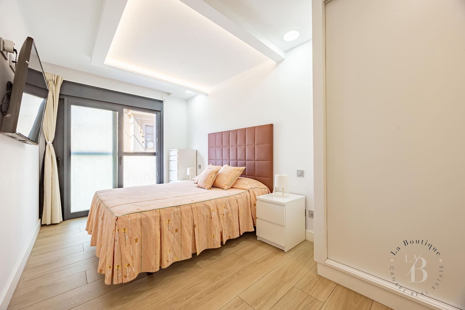 2 soverom Leilighet til salgs i Las Palmas de Gran Canaria med garasje - € 440 000 (Ref: 9777635)