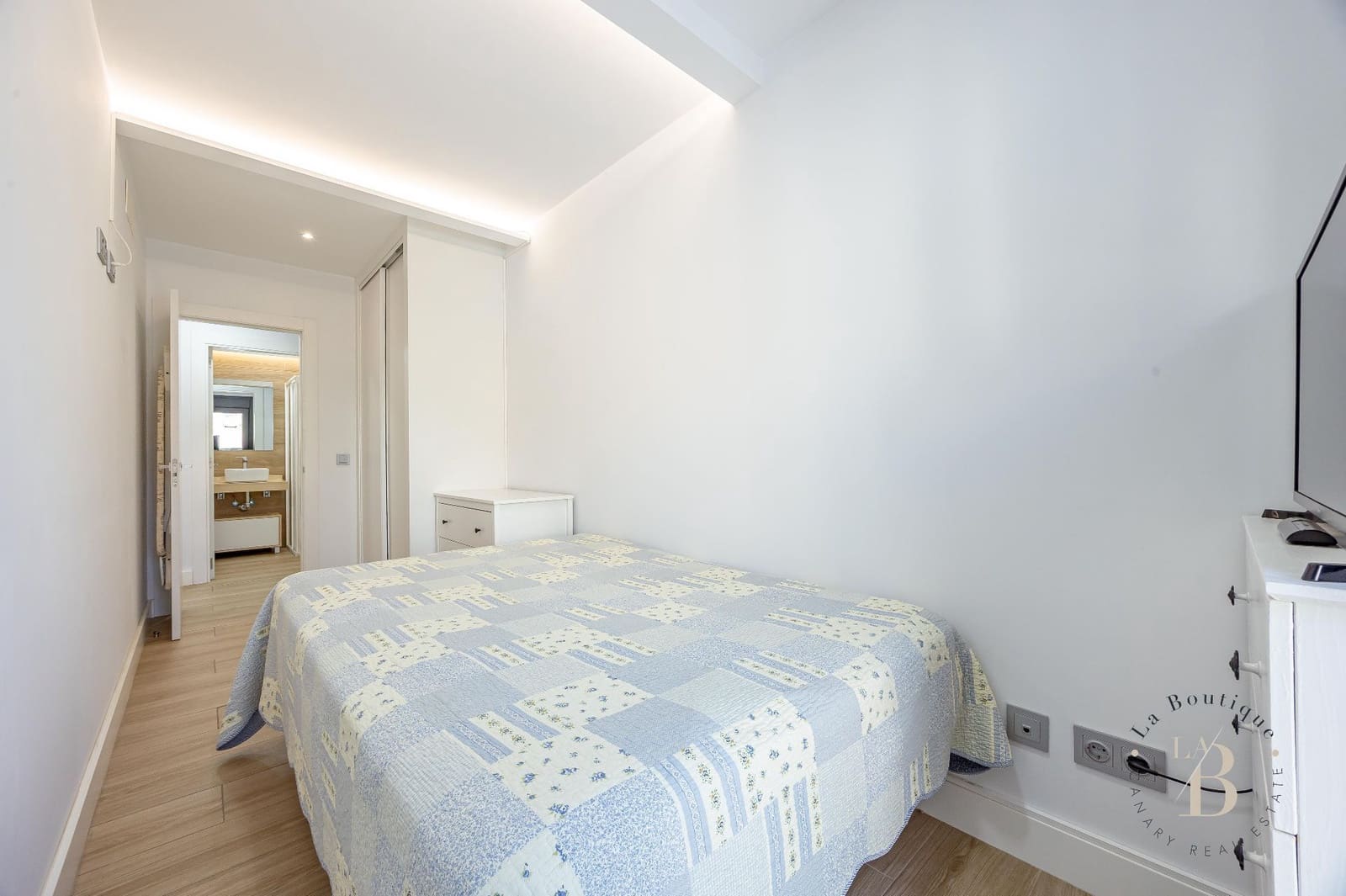 2 soverom Leilighet til salgs i Las Palmas de Gran Canaria med garasje - € 440 000 (Ref: 9777635)