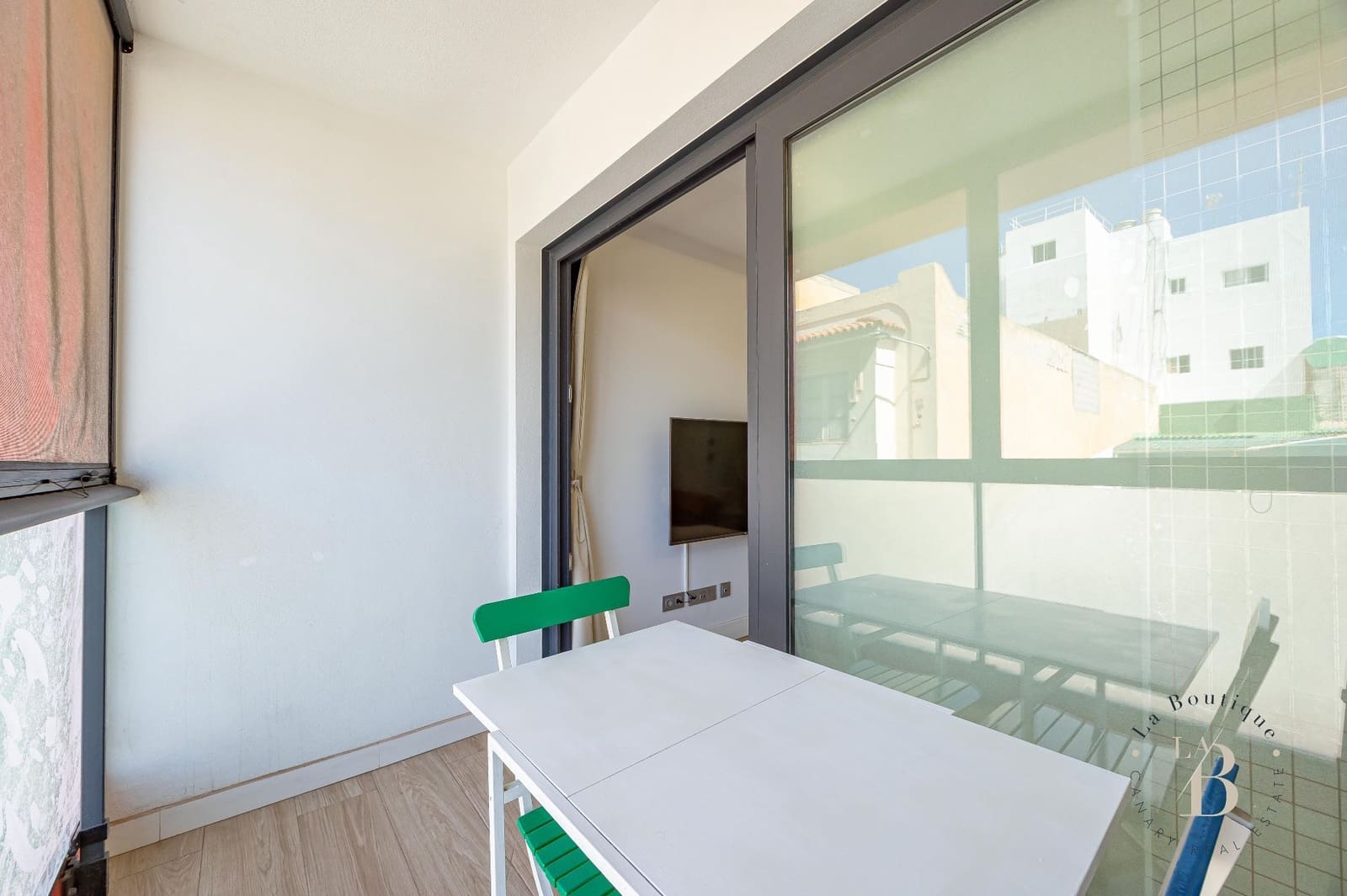 2 soverom Leilighet til salgs i Las Palmas de Gran Canaria med garasje - € 440 000 (Ref: 9777635)