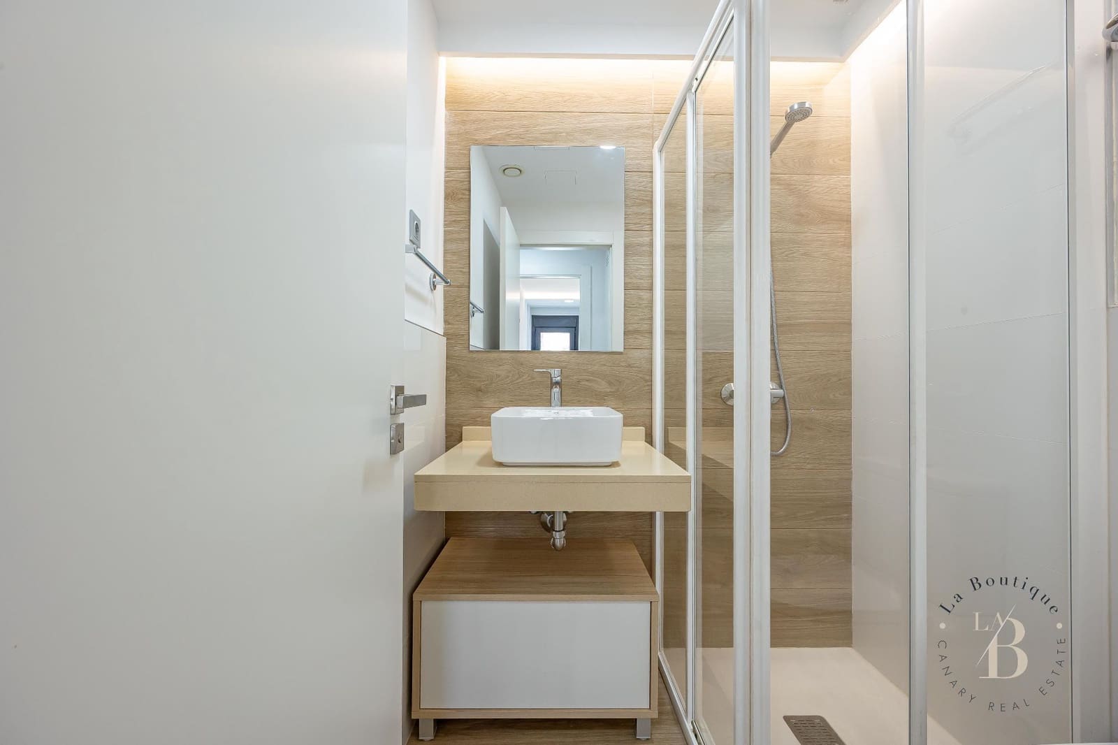 2 soverom Leilighet til salgs i Las Palmas de Gran Canaria med garasje - € 440 000 (Ref: 9777635)