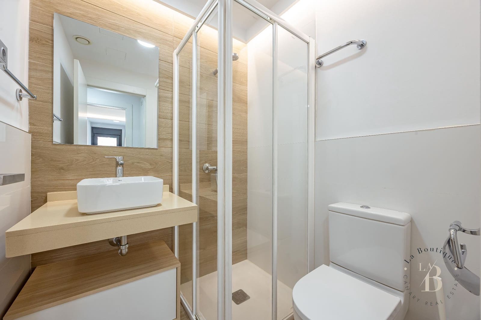 2 soverom Leilighet til salgs i Las Palmas de Gran Canaria med garasje - € 440 000 (Ref: 9777635)