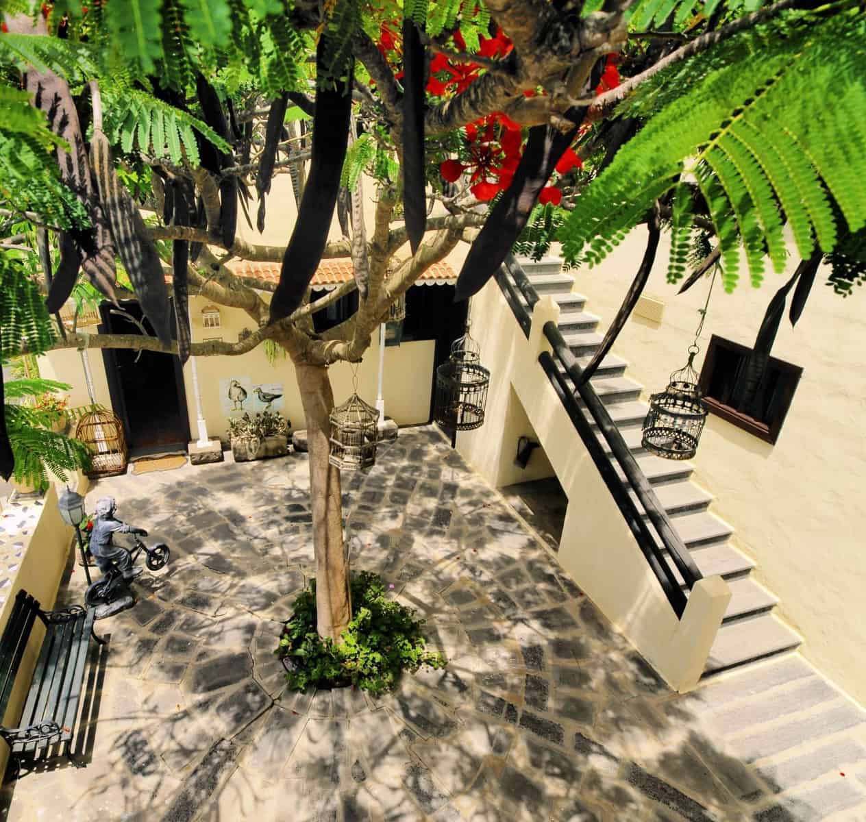 13 bedroom Hotel for sale in Brena Alta - € 2,200,000 (Ref: 9821984)