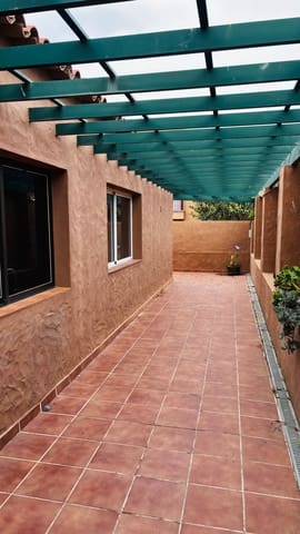 Chalet de 5 habitaciones en Tafira, Las Palmas de Gran Canaria en venta - 620.000 € (Ref: 9828246)