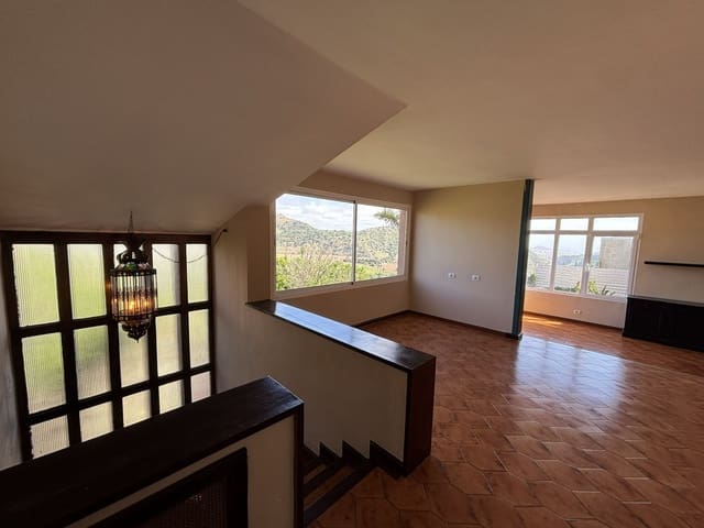 5 soveværelse Villa til salg i Tafira, Las Palmas de Gran Canaria - € 620.000 (Ref: 9828246)