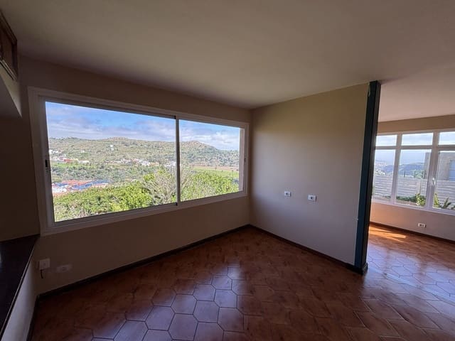 5 soveværelse Villa til salg i Tafira, Las Palmas de Gran Canaria - € 620.000 (Ref: 9828246)