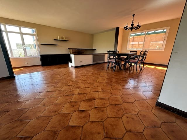 5 soveværelse Villa til salg i Tafira, Las Palmas de Gran Canaria - € 620.000 (Ref: 9828246)