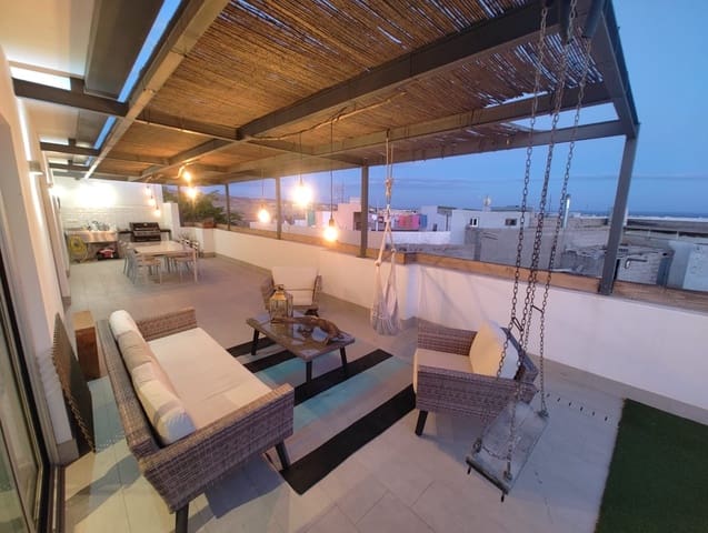 4 bedroom Penthouse for rent in El Tablero, San Bartolomé de Tirajana - € 1,800 (Ref: 9833220)