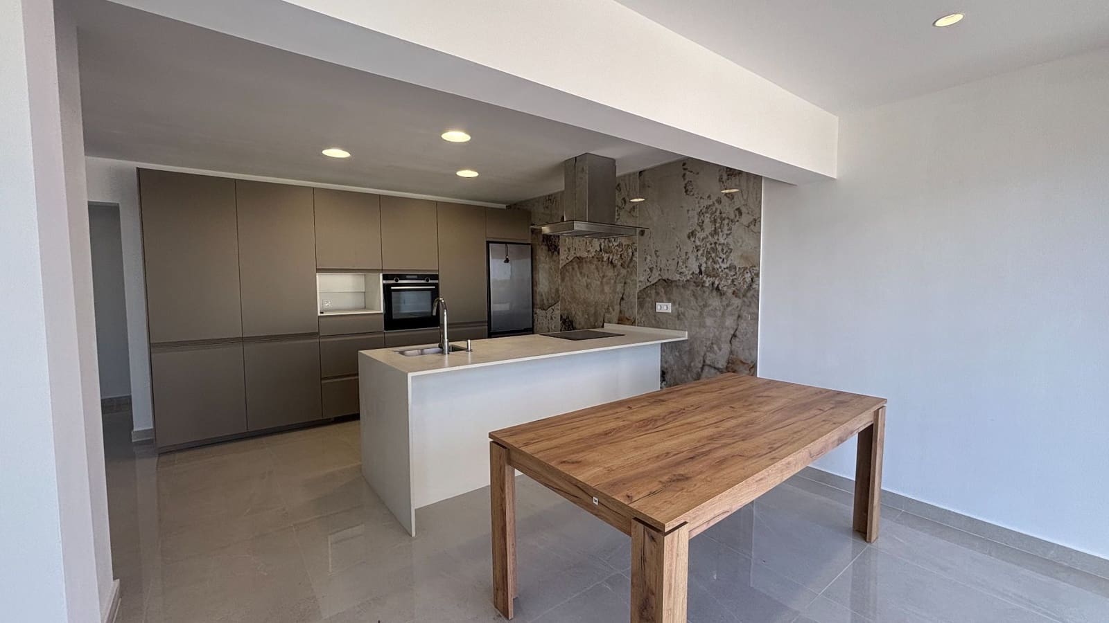 3 bedroom Villa for rent in Pasito Blanco with pool garage - € 3,600 (Ref: 9835162)