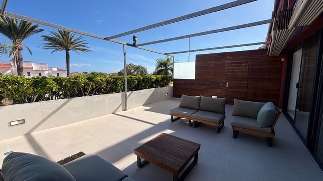 Villa/Maison de 3 chambres à louer à Pasito Blanco, San Bartolomé de Tirajana avec piscine garage - 3 600 € (Ref: 9835162)