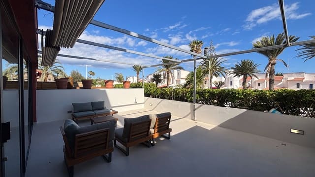 Villa/Maison de 3 chambres à louer à Pasito Blanco, San Bartolomé de Tirajana avec piscine garage - 3 600 € (Ref: 9835162)